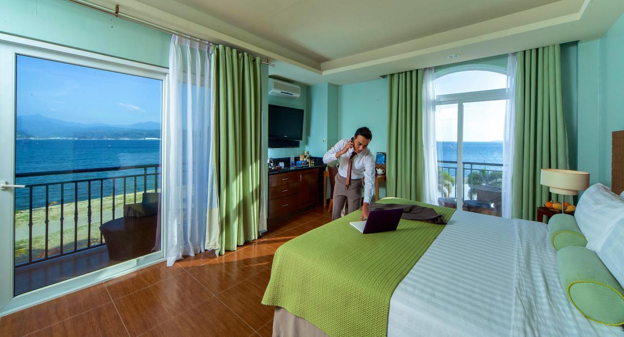 The Lighthouse Marina Resort Olongapo Buitenkant foto