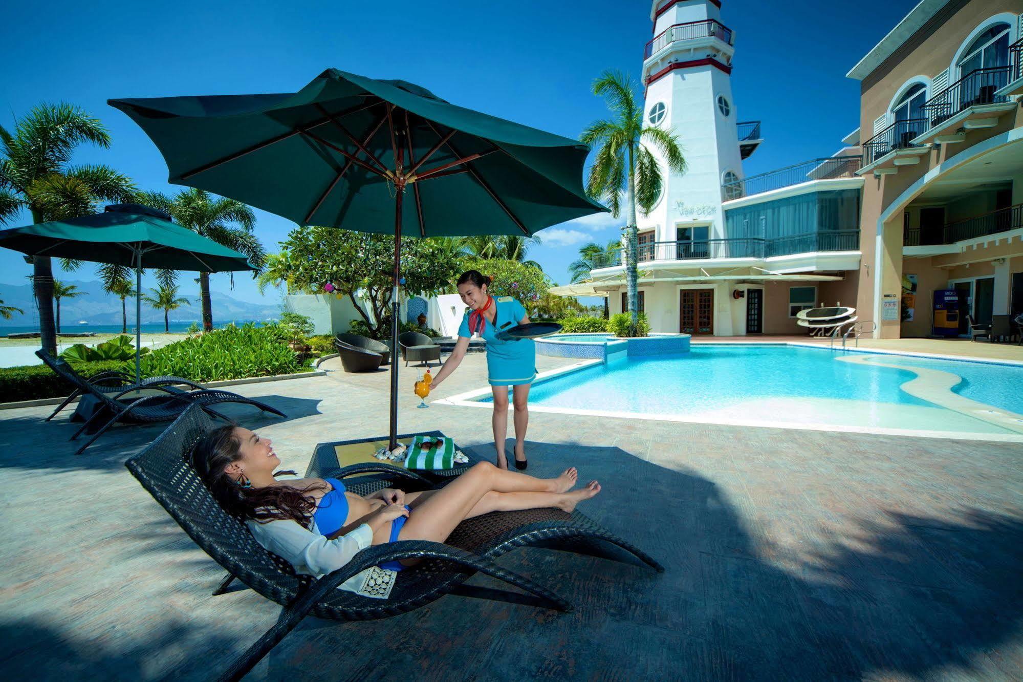 The Lighthouse Marina Resort Olongapo Buitenkant foto